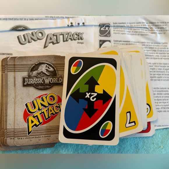 UNO Attack Jurassic World Dilophodaurus Dinosaur Head Card Launcher and Cards - Picture 2 of 4
